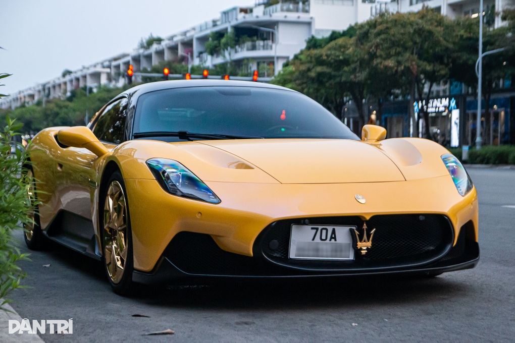Maserati MC20 mạ vàng độc nhất Việt Nam được rao bán với giá Maserati MC20 mạ vàng độc nhất Việt Nam được rao bán với giá