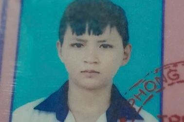 Bố ngủ vỉa hè, lang thang tìm con mất tích khắp Hà Nội