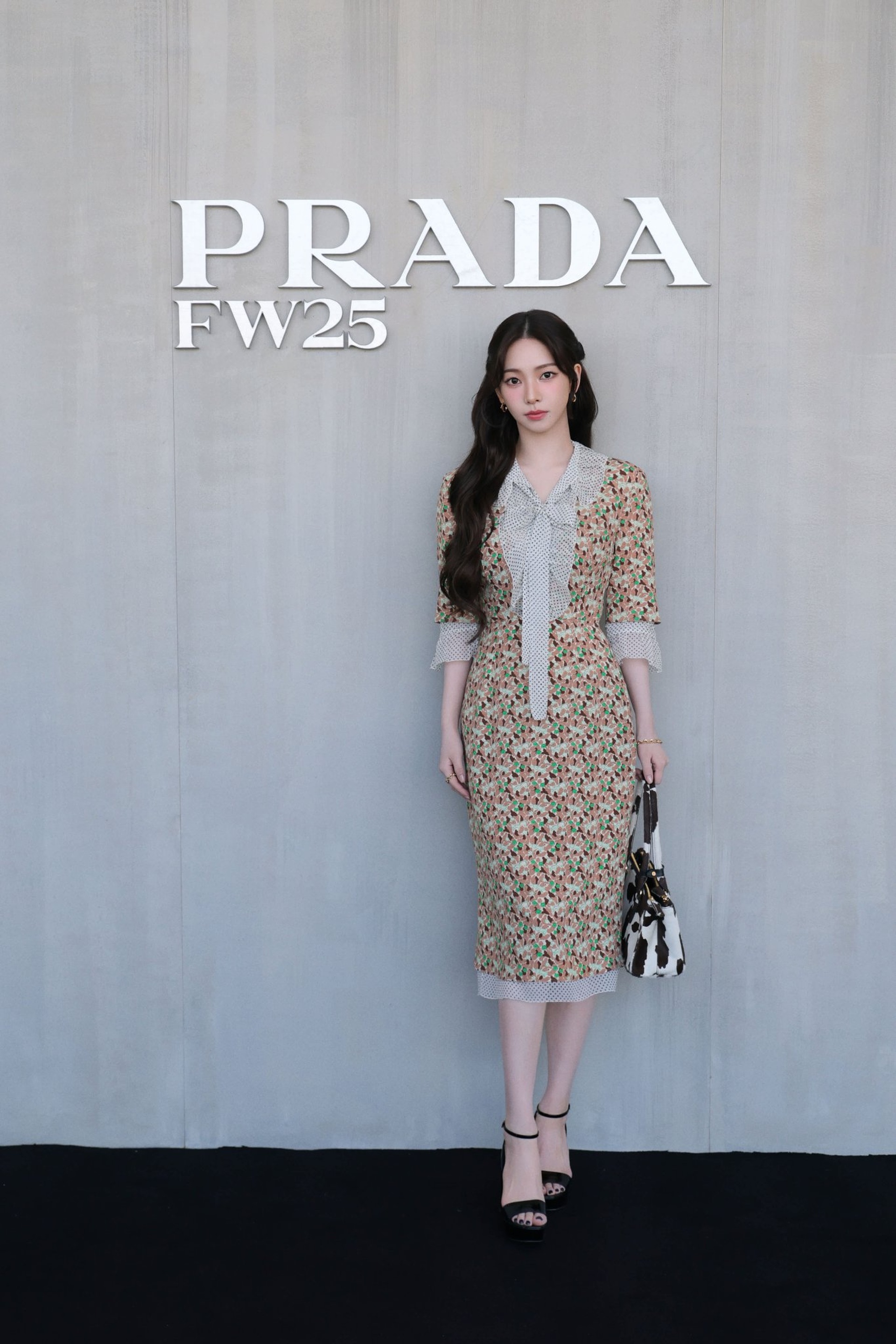Karina bị chê mặc đồ an toàn, kém nổi bật so với nữ thần tượng 20 tuổi - 1 Karina bị chê mặc đồ an toàn, kém nổi bật so với nữ thần tượng 20 tuổi - 1