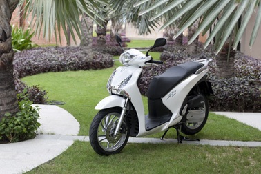 Honda Việt Nam khuyến mại cho khách mua xe máy SH