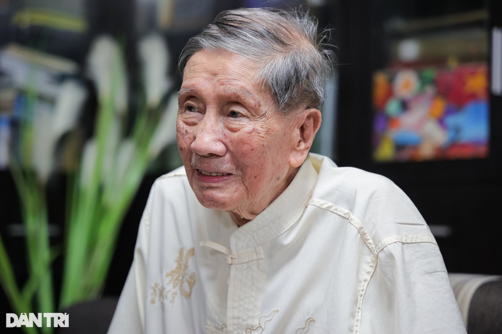 Cuộc sống ở tuổi U100 của nhạc sĩ Phạm Tuyên trong căn nhà đặc biệt - 8 Cuộc sống ở tuổi U100 của nhạc sĩ Phạm Tuyên trong căn nhà đặc biệt - 8