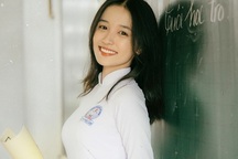 Nữ sinh 10X Đồng Tháp đẹp dịu dàng trong tà áo dài