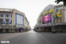 Đường phố Hà Nội vắng vẻ lạ thường ngày 30 Tết