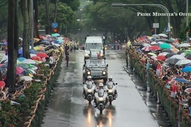 Biển người Singapore đội mưa tiễn đưa cố Thủ tướng Lý Quang Diệu