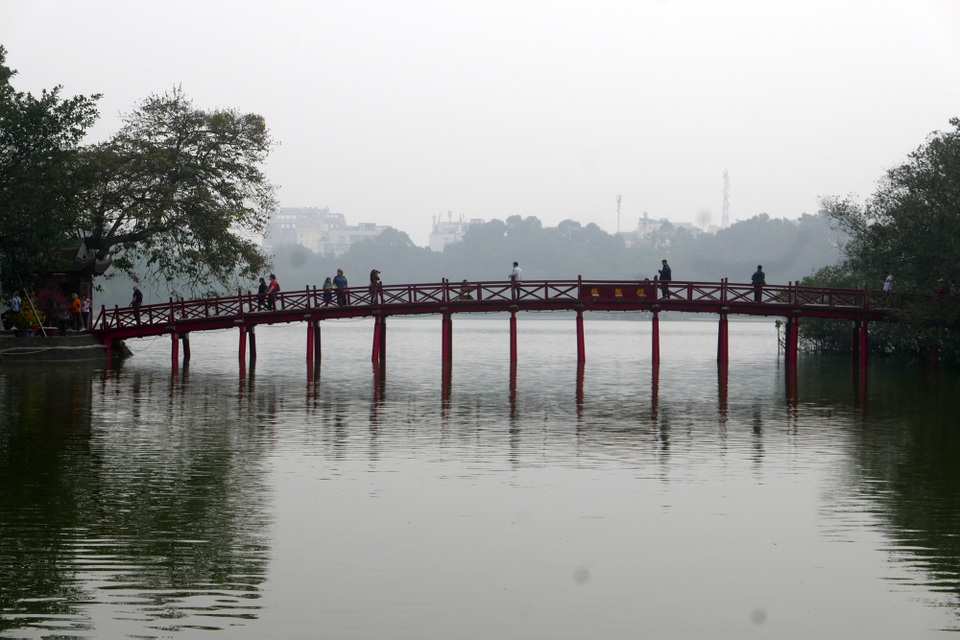 Bầu trời Hà Nội mù mịt, mờ đục bất thường - 4 Bầu trời Hà Nội mù mịt, mờ đục bất thường - 4