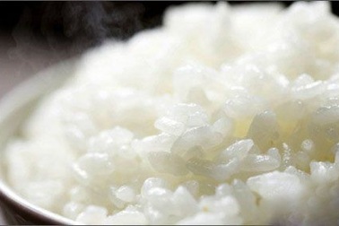 Uống sữa không đường thay cơm có tốt cho bệnh nhân tiểu đường?