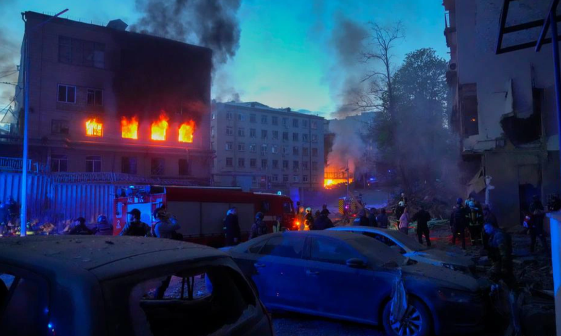 Nga ồ ạt tấn công miền Đông Ukraine, Kiev cảnh báo hòa đàm sụp đổ - 1 Nga ồ ạt tấn công miền Đông Ukraine, Kiev cảnh báo hòa đàm sụp đổ - 1