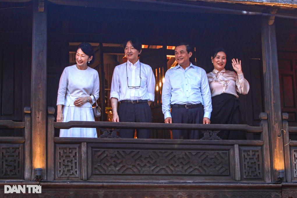 Hoàng Thái tử Nhật Bản và Công nương vẫy tay chào người dân phố cổ Hội An - 2 Hoàng Thái tử Nhật Bản và Công nương vẫy tay chào người dân phố cổ Hội An - 2