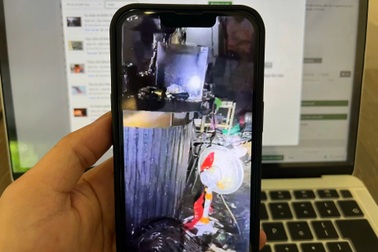 Cháy tại khách sạn ở TPHCM, cảnh sát giải cứu 4 người