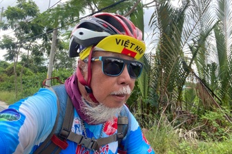 Cụ ông 71 tuổi đạp xe 1.000km/tháng, kể phút đuối sức giữa đèo hiểm trở