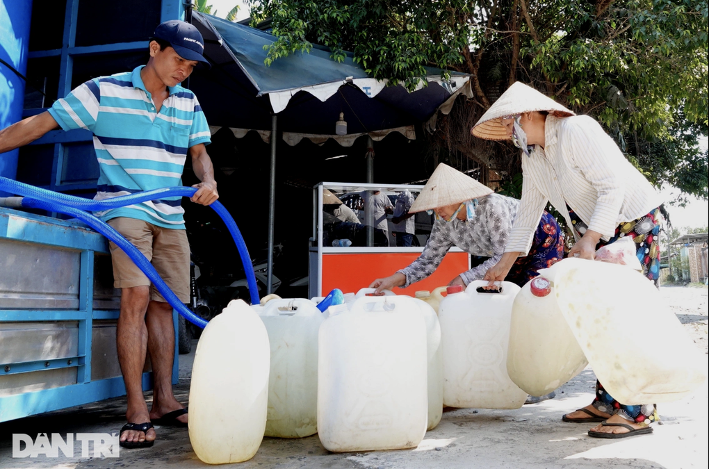 Người muốn hô mưa, gọi gió giúp miền Nam: Tôi tin thành công 98% - 1 Người muốn hô mưa, gọi gió giúp miền Nam: Tôi tin thành công 98% - 1