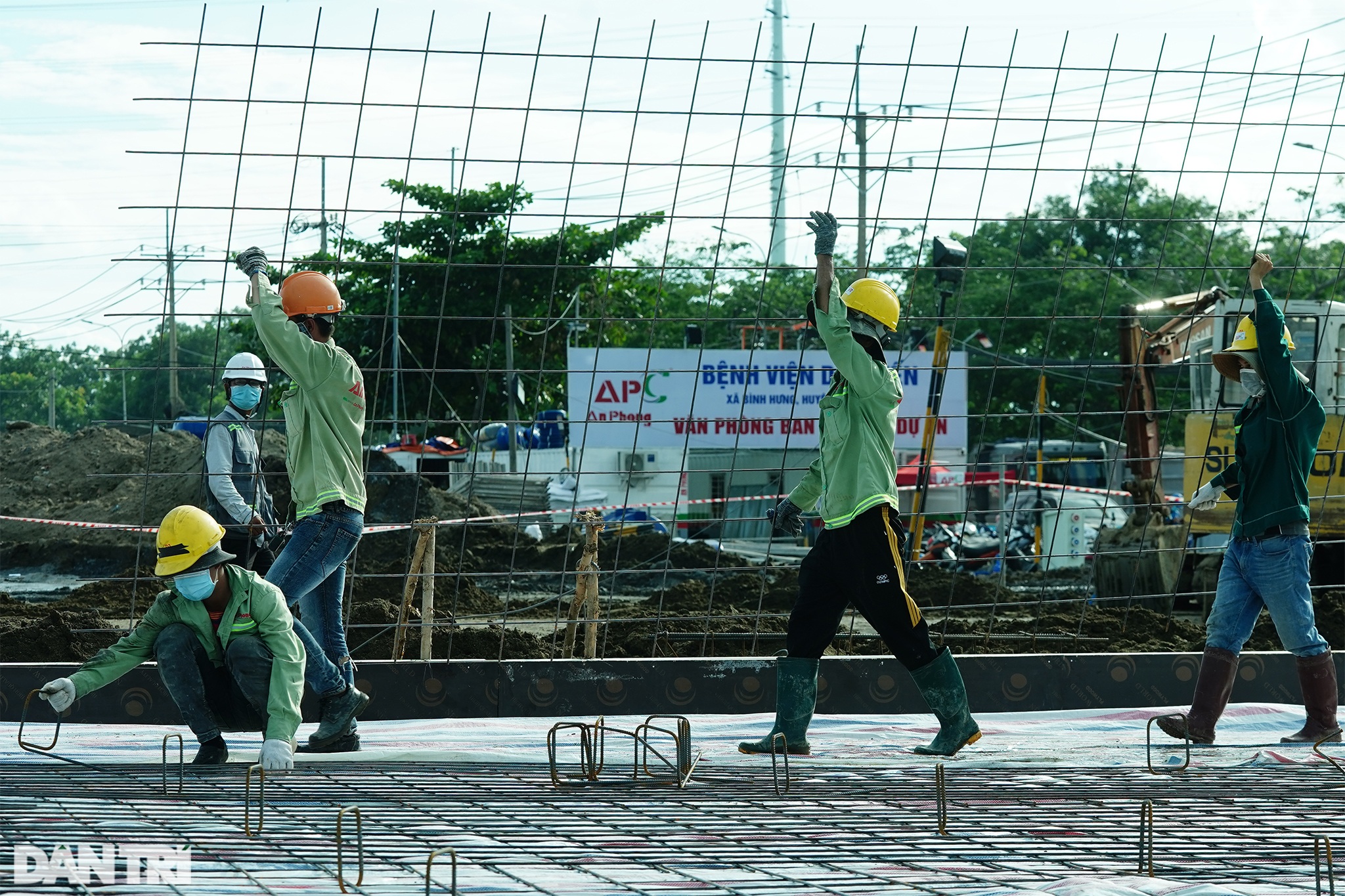TPHCM thần tốc xây dựng bệnh viện dã chiến trên đầm lầy rộng 5 héc-ta - 8 TPHCM thần tốc xây dựng bệnh viện dã chiến trên đầm lầy rộng 5 héc-ta - 8