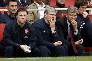 Từ chối Real Madrid, Wenger cam kết tương lai với Arsenal 