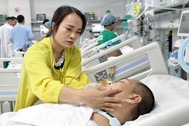 Người cha giao hàng hôn mê sau tai nạn, gia đình nghèo khó cầu cứu