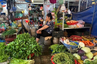 TPHCM yêu cầu không nâng giá rau bất hợp lý sau mưa lũ