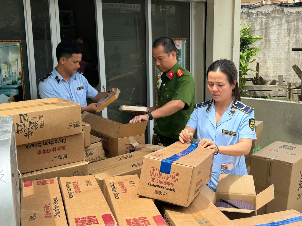 Hà Nội: Phát hiện hơn 1.100 bánh trung thu Trung Quốc nhập lậu - 1 Hà Nội: Phát hiện hơn 1.100 bánh trung thu Trung Quốc nhập lậu - 1
