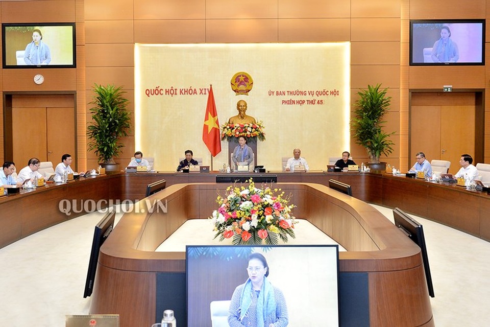 Đại biểu Quốc hội trưng ảnh phê Bộ Giao thông trả lời cử tri... lấy lệ - 1 Đại biểu Quốc hội trưng ảnh phê Bộ Giao thông trả lời cử tri... lấy lệ - 1