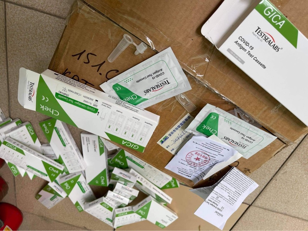 Hà Nội: Thu giữ 29 hộp test nhanh Covid-19 không hóa đơn chứng từ - 1 Hà Nội: Thu giữ 29 hộp test nhanh Covid-19 không hóa đơn chứng từ - 1