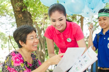 Hoa hậu Ngọc Hân cùng bạn trẻ Sài thành kêu gọi ủng hộ “sống xanh”