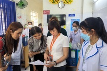 Chỉ được phân bổ 8.100 liều vaccine 5 trong 1, TPHCM tiêm cho trẻ thế nào?