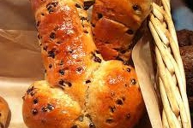 Bánh mỳ hình “của quý” hút khách nườm nượp