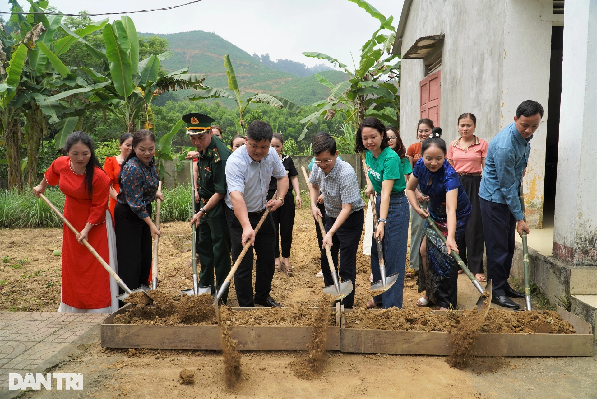 View - Khởi công xây dựng điểm trường Dân trí tại vùng "chảo lửa" | Báo Dân trí