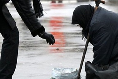 Lão ăn mày đã cho vị giám đốc trẻ một bài học nhớ đời