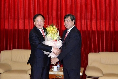 Chủ tịch HĐTV Agribank tiếp và làm việc với Chủ tịch kiêm Tổng Giám đốc Ngân hàng NongHuyp Bank (Hàn Quốc) 