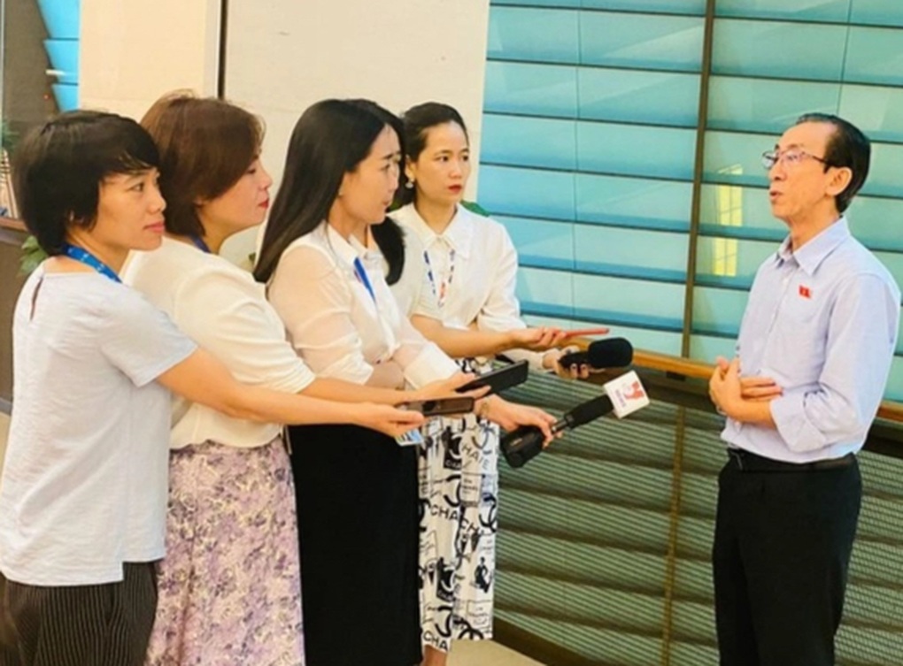Xin ý kiến 5 vấn đề mới khi sửa đổi Luật Báo chí - 1 Xin ý kiến 5 vấn đề mới khi sửa đổi Luật Báo chí