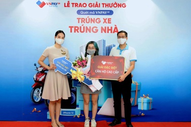 Nữ sinh viên may mắn trúng nhà tiền tỷ nhờ thanh toán thông minh