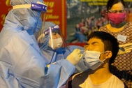 Test nhanh Covid-19 cho toàn dân thành phố Vinh