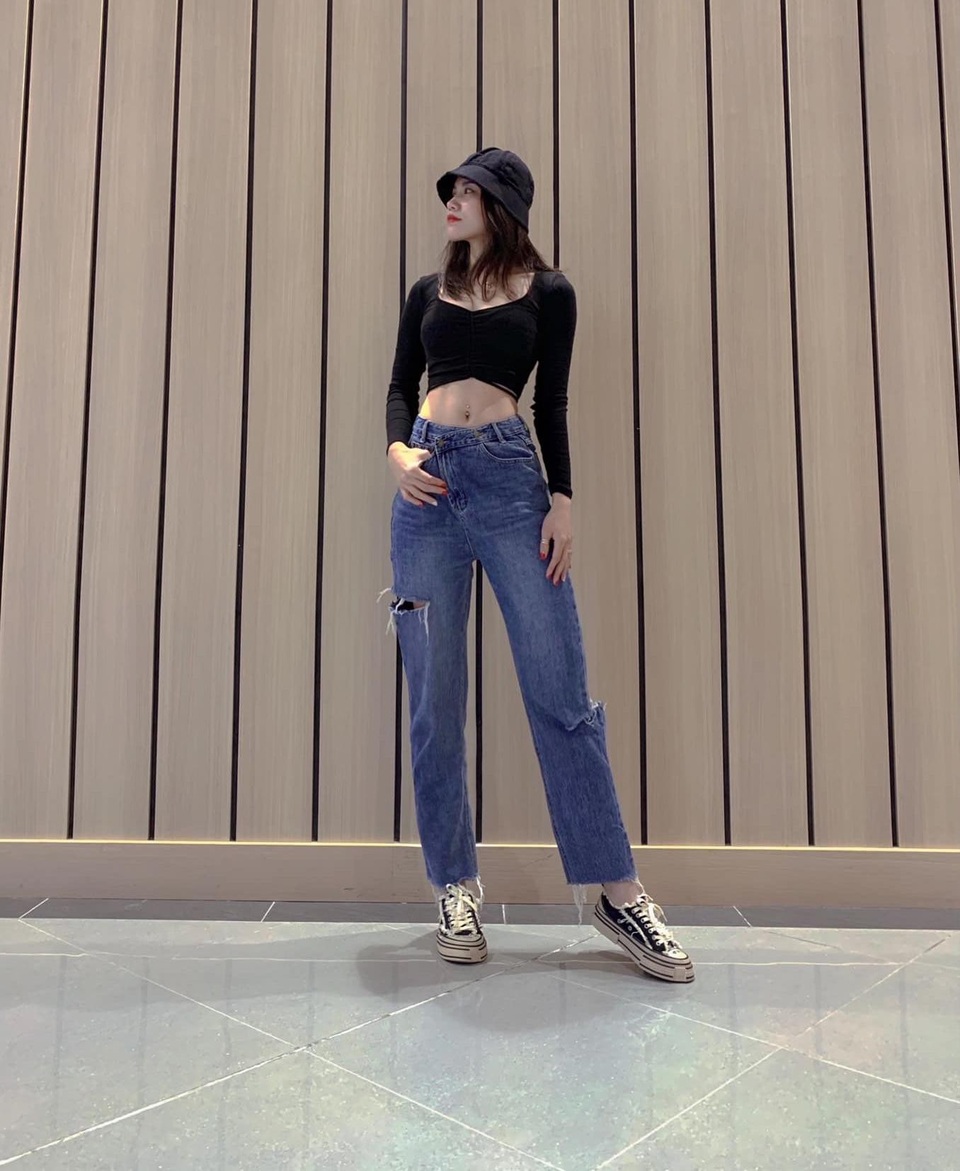 Nữ trợ lý trọng tài giải hạng Nhất gây sốt vì quá gợi cảm - 3 Nữ trợ lý trọng tài giải hạng Nhất gây sốt vì quá gợi cảm - 3