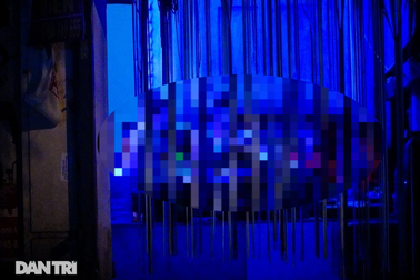 Bốn thiếu nữ cầu cứu vì bị nhốt trong tiệm massage