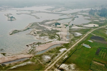 "Sống mòn" bên mỏ sắt lớn nhất Đông Nam Á