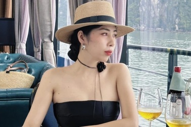 Khách tới Quảng Ninh du lịch được tặng một lon bia và một suất chả mực