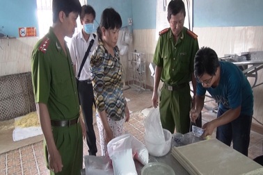 Phát hiện hàng trăm kg mì sợi “ngậm” hàn the