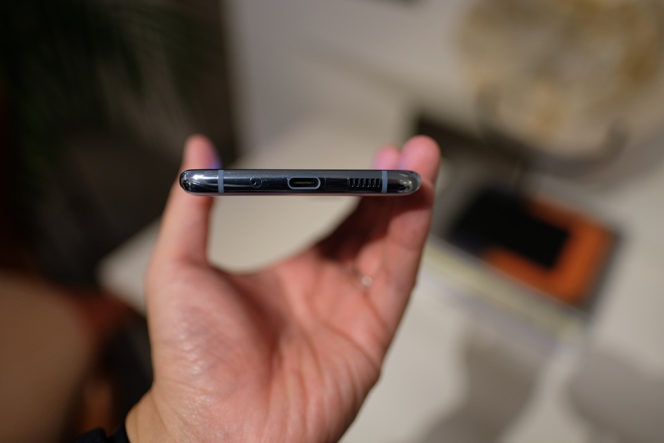 Cận cảnh bộ 3 smartphone Galaxy S20: Nâng cấp ấn tượng về camera - 11 Cận cảnh bộ 3 smartphone Galaxy S20: Nâng cấp ấn tượng về camera - 11