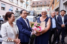 Chủ tịch Quốc hội thăm người bạn Thụy Sĩ có nhiều đóng góp cho Cần Thơ