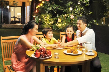 Có anh là có Tết