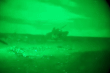 Nga nhập tịch cựu binh sĩ Ukraine lái xe tăng vượt tiền tuyến đầu hàng