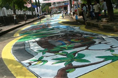 Gần 130 họa sĩ vẽ bức tranh dài 60m