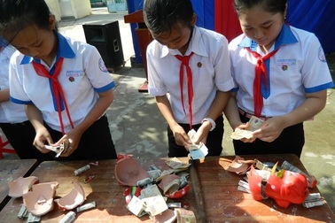 Bạc Liêu: 9 tháng nuôi heo đất khuyến học thu hơn 27 tỷ đồng