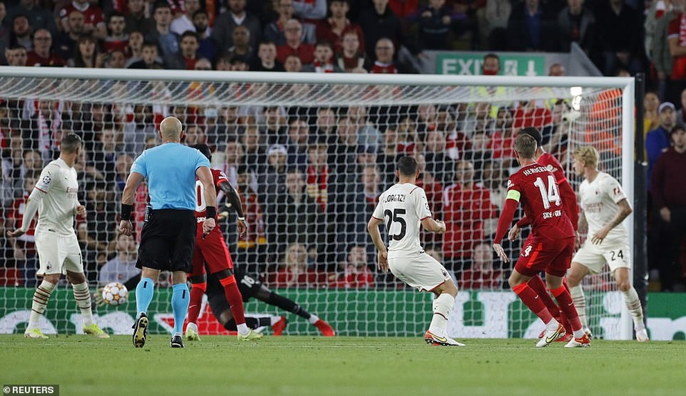 Mohamed Salah đá hỏng phạt đền, Liverpool may mắn đánh bại AC Milan - 7 Mohamed Salah đá hỏng phạt đền, Liverpool may mắn đánh bại AC Milan - 7