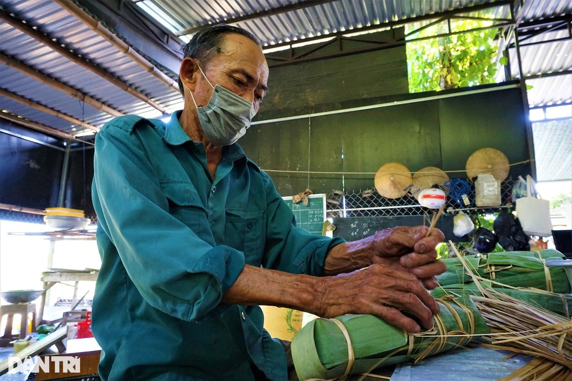 Chuyện ông Hai trời, hơn 20 năm đưa hương vị Tết đi khắp Việt Nam - 2 Chuyện ông Hai trời, hơn 20 năm đưa hương vị Tết đi khắp Việt Nam - 2