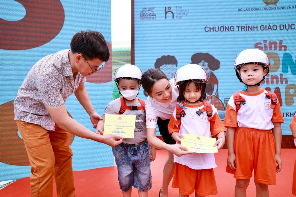 Sinh Con, Sinh Cha chia sẻ về trí tuệ, hành vi, sức khỏe của trẻ tại TPHCM - 4 Sinh Con, Sinh Cha chia sẻ về trí tuệ, hành vi, sức khỏe của trẻ tại TPHCM - 4