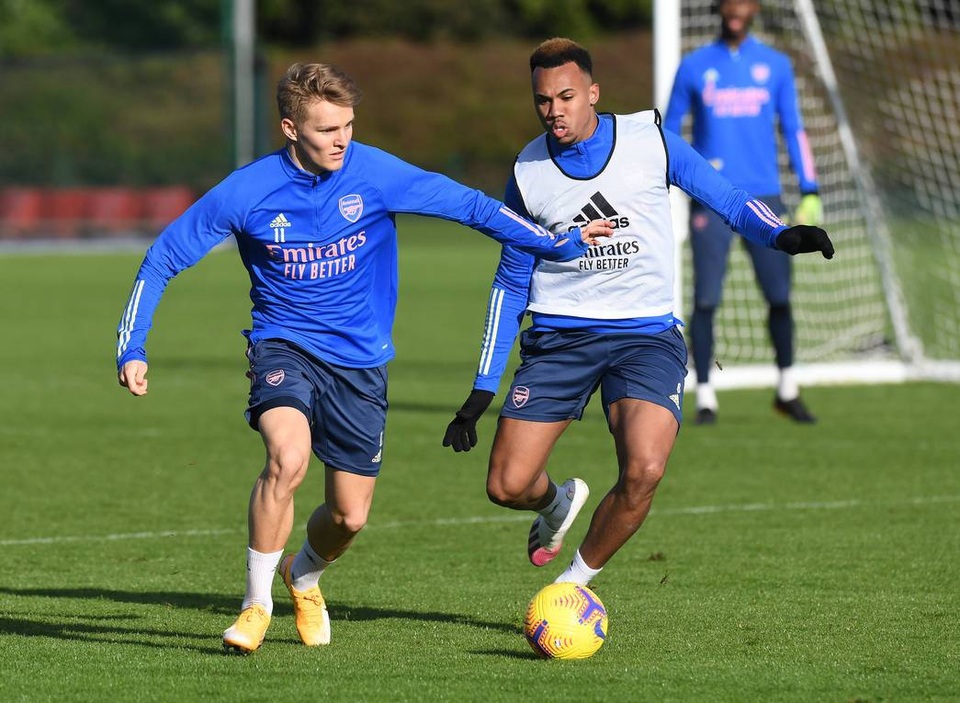Odegaard rèn chân cùng Arsenal, chuẩn bị đón tiếp Man Utd - 3 Odegaard rèn chân cùng Arsenal, chuẩn bị đón tiếp Man Utd - 3