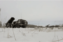 Pháo phản lực Nga phóng “mưa” hỏa lực trong tập trận