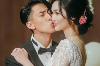 Ngô Tôn bật khóc trong lễ cưới với người vợ "bí mật" 16 năm