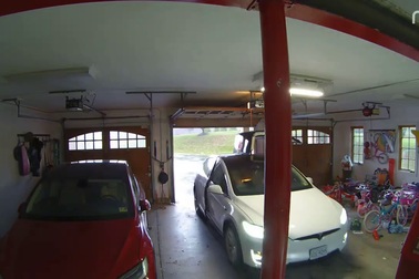 Cửa lật cánh chim - Không chỉ là sành điệu...