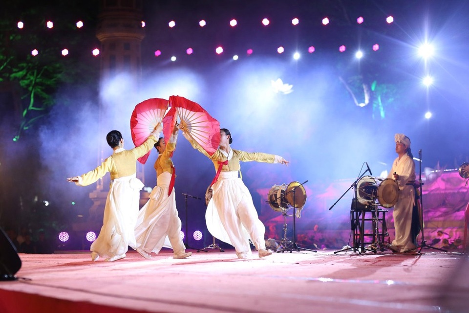 Đến Huế thưởng thức Festival 2020 đặc sắc đầu tháng 4 - 10 Đến Huế thưởng thức Festival 2020 đặc sắc đầu tháng 4 - 10